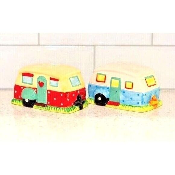 Camper Trailer Salt Pepper Shakers Vintage Retro Style Travel Ceramic Gift NEW - Picture 2 of 3